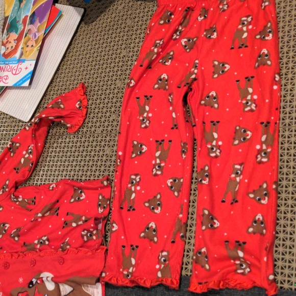 Red Rudolph the red nosed reindeer pajamas - Picture 6 of 7